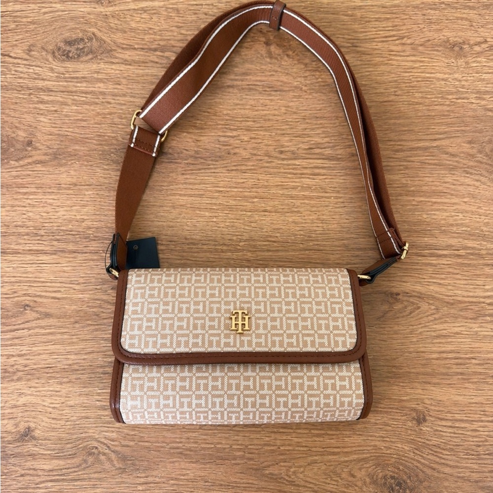 BRAND NEW Tommy Hilfiger Tan & Brown Monogram Crossbody Bag